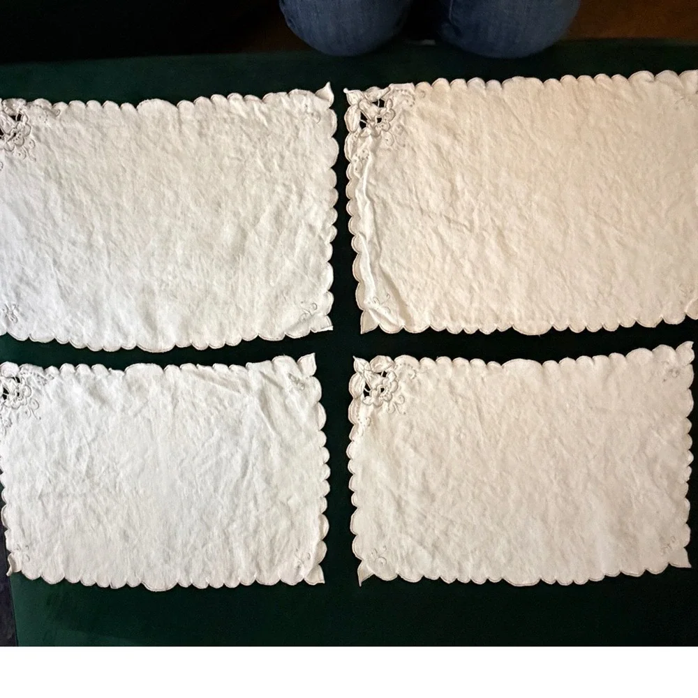 Vintage Off White Linen Placemats Set of 4 Scalloped  Embroidered Floral Cutwork
